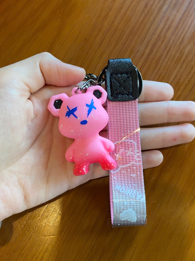 moc-khoa-gau-monster